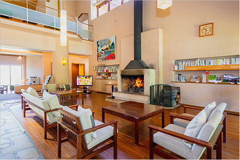 新館ロビーでチェックイン