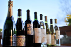 Has issued a number of natural wines in the Seisen-Ryo